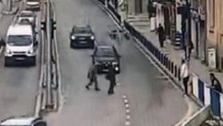 Yolun karşısına geçmeye çalışırken otomobil çarptı