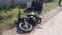 Motosikletliye çarpan sürücü sinir krizi geçirdi