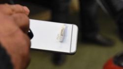 Silahından çıkan kurşun polisin cep telefonuna saplandı