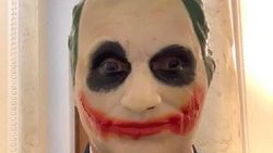 Ukrayna’da milletvekili, meclise Joker maskesiyle girdi