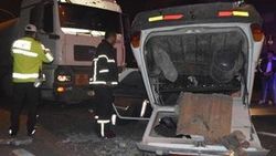 Kütahya'da otomobil ile tır çarpıştı: 6 yaralı