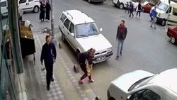 Tırnakçı kadın dikkatleri dağıtmak için soyundu