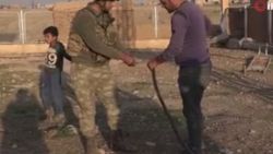 Mehmetçik Resulayn'da bir köye jeneratör kurdu