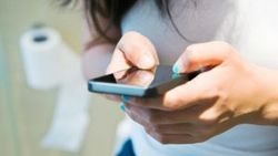 Hollanda'da banyoda telefonla konuşurken elektrik çarptı