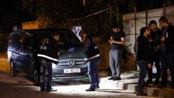 Gaziosmanpaşa'da bir minibüse EYP ile saldırı düzenlendi