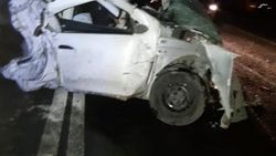 Sivas'ta tır ile çarpışan aracın sürücüsü araçta sıkıştı