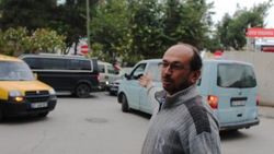 20 metrelik yolda yarım saatte 2 ceza yedi