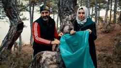 Konya'da aileler çöp topladı
