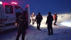 Kars'ta kar ve sis yüzünden kaybolan iki kişi bulundu
