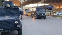 Korsan taksi aracını polisin üzerine sürdü