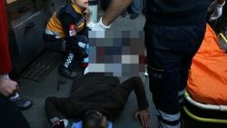 Kağıthane'de üç kişiyi bıçakladı, koşarak kaçtı