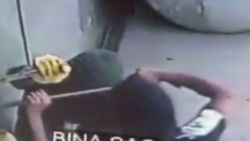 Levye ile 10 bin TL değerinde pirinç çalan hırsızlar