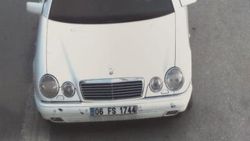 Sakarya'da cenazeye giden ailenin evini soydular
