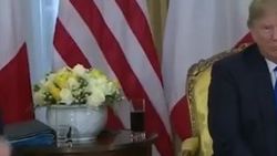 Dublajlı Trump ve Macron görüşmesi