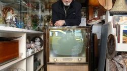 57 yıllık televizyon 10 bin TL'ye satılacak