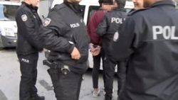 Esenyut'ta lise öğrencileri iki kişiyi gasbetti