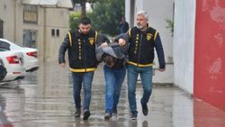 Adana'da genç kızın telefonunu bir saniyede çaldı