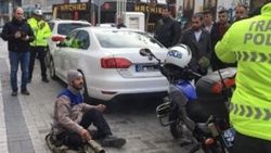 Manisa'da ceza yediği yerde oturma eylemi yaptı