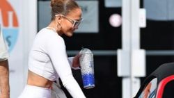 Jennifer Lopez, spor çıkışı görüntülendi