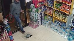 Ataşehir'de bir kişi marketi basıp çalışanı vurdu