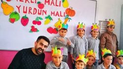 Vefat eden kızı için köy köy okul geziyor