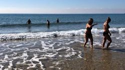 Turistler İncekum Plajı'nın tadını çıkarttı