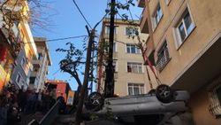 Maltepe'de otomobil bahçeye uçtu