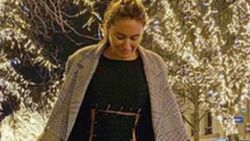 Eda Taşpınar'dan derin yırtmaç