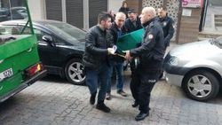 Eşini öldüren adam polise teslim oldu