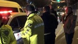 Duvardan yola atlayan alkollü kişiye minibüs çarptı