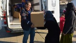 Suriyeliler güvenli bölgelere akın ediyor