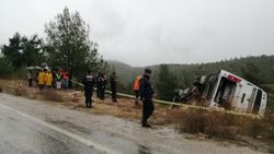 Denizli'de midibüs şarampole devrildi: 1 ölü 20 yaralı