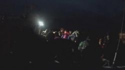 Çanakkale'de lastik botta 46 kaçak göçmen yakalandı