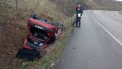 Samsun’da otomobil su kanalına düştü