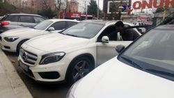 Lüks otomobillerin hava yastıklarını çaldılar