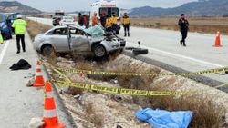 Burdur'da cenaze dönüşü trafik kazası: 1 ölü, 4 yaralı
