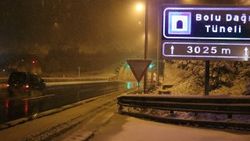 Bolu Dağı'nda kar yağışı etkisini artırdı