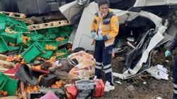 Sürücüsünün kontrolünü kaybettiği tır devrildi: 2 ölü