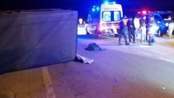 Çanakkale'de göçmenleri taşıyan kamyonet kaza yaptı