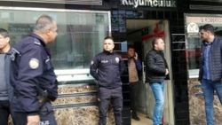İş yerinin tavanını delip, kuyumcudaki 20 kilo altını çaldılar
