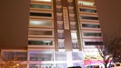 Kahramanmaraş'ta genç kız altıncı kattan atladı