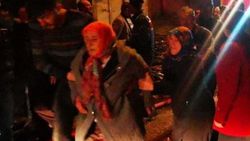 Eşinin öldüğüne inanamadı: Beni görünce gözünü açar