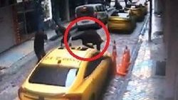 Tabela asarken taksinin üzerine düştü