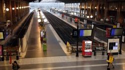Fransa'da grev boyunca 1.5 milyon bilet iptal edildi