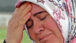 Eşini 21 yerinden bıçaklayan sanık hakim karşısında