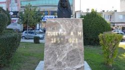 Zübeyde Hanım'ın büstüne çirkin saldırı