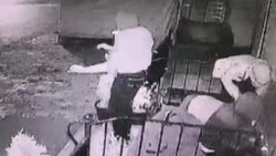 Hırsızların rahat tavırları kamerada