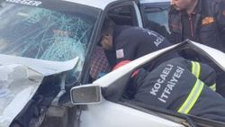 Kazada otomobilde sıkışan sürücüyü itfaiye kurtardı