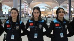 Pasaport polislerinin yeni kıyafetleri