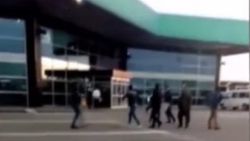 Asker uğurlamasında davulcular kavga etti